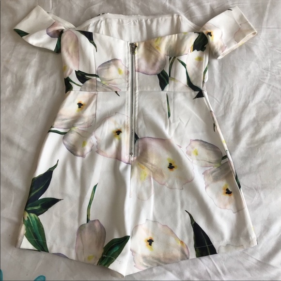 Beautiful off shoulder romper - Picture 7 of 8